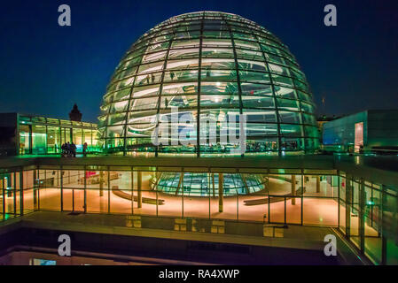 Cyber dom Berlin Reichskuppel moderne futuristische Architektur Stockfoto