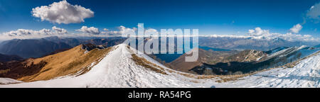 Panoramablick auf den Comer See ab Monte San Primo, Lombardei, Italien gesehen Stockfoto