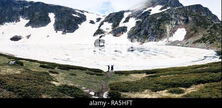 Blick auf den See, die Berge, die Sieben Rila Rila Seen, Bulgarien Stockfoto