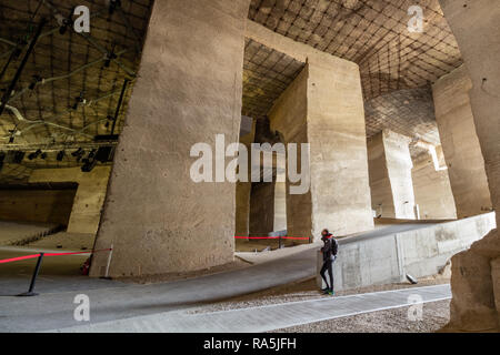 Theme Park der Kalksteinbruch in Fertorakos, Ungarn. In diesem Abschnitt geht es um die Ausbeutung der Lajta Kalkstein. Stockfoto