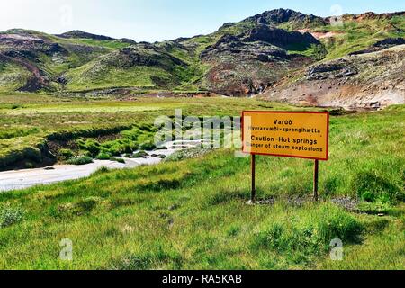 Schild, Vorsicht Hot Springs, hohe Temperatur bereich Krýsuvík, Krisuvik, Halbinsel Reykjanes, in der Nähe von Reykjavik, Island Stockfoto