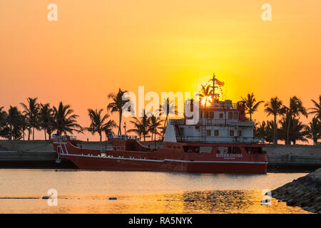 Sonnenuntergang über hawana Marina in der Provinz Dhofar, Salalah, Oman Stockfoto