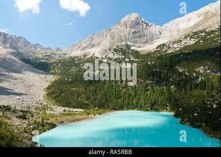 Türkisblauen Bergsee, Sorapis See, 1923 m, Lago del Sorapis, in der Nähe von Cortina d'Ampezzo, Dolomiten, Belluno, Venetien, Italien Stockfoto