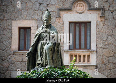 Statue von Bischof Campins Pere-Joan am Santuari De Lluc in Mallorca in Spanien Stockfoto