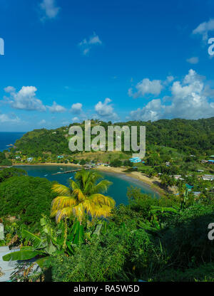 Tobago, Parlatuvier Bay von der Glasgow Bar. Tobago ist eine kleine karibische Insel in der Karibik und wird als die ursprüngliche Robinson Insel bekannt Stockfoto