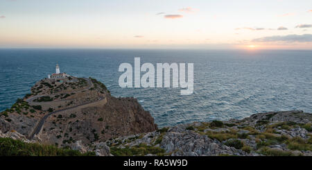 Leuchtturm am Cap de Formentor an der Küste im Norden von Mallorca, Spanien Stockfoto