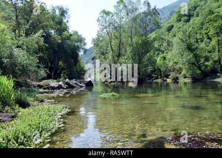 Treska Fluss in Matka Canyon. Skopje, Mazedonien. Stockfoto