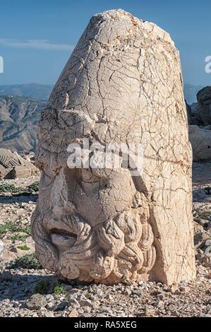 Berg Nemrut Heiligtum, UNESCO-Weltkulturerbe, Statuen auf der westlichen Terrasse, Ruinen der Kommagene Zivilisation Stockfoto