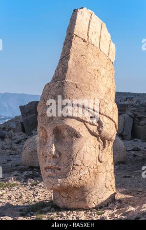 Berg Nemrut Heiligtum, UNESCO-Weltkulturerbe, Statuen auf der westlichen Terrasse, Ruinen der Kommagene Zivilisation Stockfoto