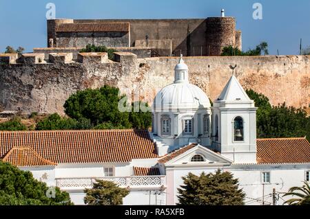 Nossa Senhora dos Martyres Kirche und Schloss, Castro Marim, Algarve, Portugal, Europa Stockfoto