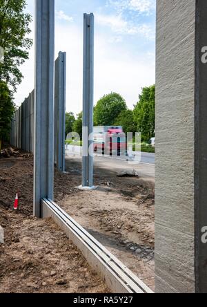 Errichtung von Lärmschutzwänden an der A52, in der Essener Stadtteile Bredeney und Haarzopf, Essen Stockfoto