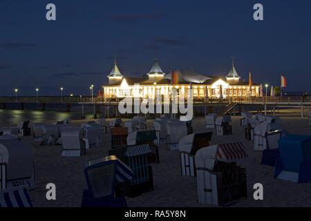 Pier am Strand am Abend, Ahlbeck, Insel Usedom, Mecklenburg-Vorpommern Stockfoto