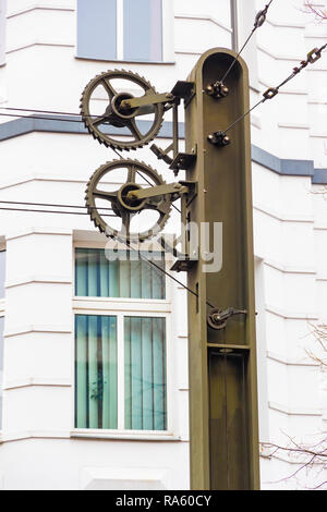 Insbesondere auf einer Linie Spannsystem der Berliner Straßenbahn in Deutschland Stockfoto