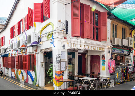 Singapur - 22. Dezember 2018: Der verrückte Segler Bar und Restaurant Haji Lane. Dies ist in der Kampong Glam Bereich Stockfoto