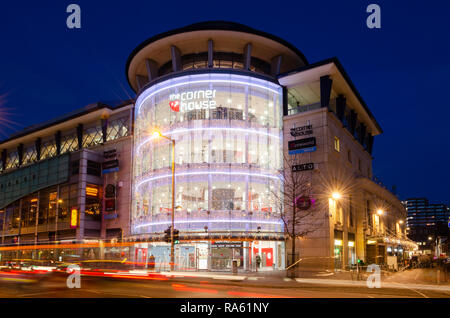 Lange Belichtung des Nottingham Cornerhouse Gebäude Stockfoto