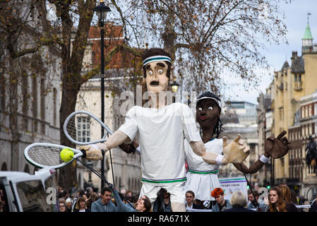 Tennis Player Bildnisse am Tag der Londoner New Year's Parade, UK. London Borough von Merton begrüßt die Welt, Wimbledon Thema zahlen Stockfoto