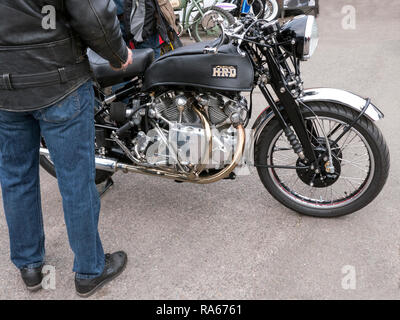Weybridge, Surrey, Großbritannien. 1. Januar, 2019. Brooklands Museum neue Jahre Tag Oldtimer sammeln. Lage Brooklands Road Weybridge Surrey UK. 01/01/2019 Credit: Martyn Goddard/Alamy leben Nachrichten Stockfoto