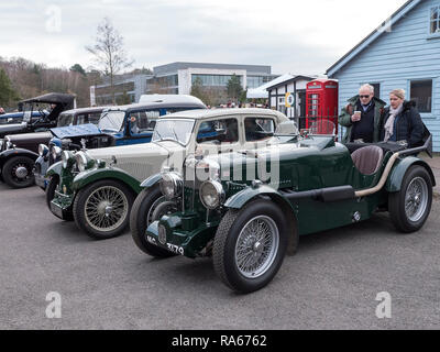 Weybridge, Surrey, Großbritannien. 1. Januar, 2019. Brooklands Museum neue Jahre Tag Oldtimer sammeln. Lage Brooklands Road Weybridge Surrey UK. 01/01/2019 Credit: Martyn Goddard/Alamy leben Nachrichten Stockfoto