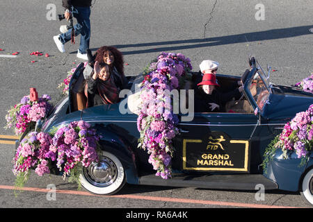 Pasadena, Kalifornien, USA. 1. Januar 2019. Sänger Chaka Khan ist der Grand Marshal der 2019 Tournament of Roses Parade in Pasadena, Kalifornien am Neujahrstag, 1. Januar 2019. Credit: Sheri Determan/Alamy leben Nachrichten Stockfoto