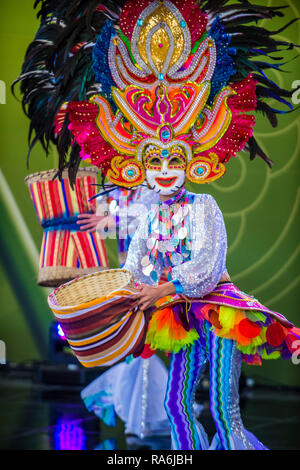 Philippinische Tänzerin des Masskara Festivals von Bacolod treten auf dem Maskdance Festival in Andong Südkorea auf Stockfoto