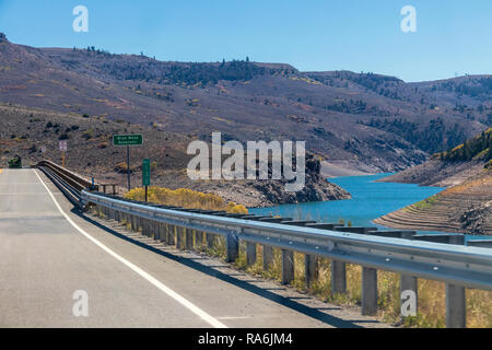 Blue Mesa Reservoir entlang der US 50 in Kolorado, Zwischen Montrose und Gunnison. Stockfoto