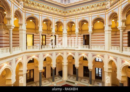 Vijecnica oder Rathaus Innenraum, ehemaliger National University Library, Sarajevo, Bosnien und Herzegowina Stockfoto