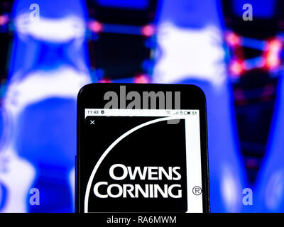 Owens Corning Firmenlogo auf dem Smartphone angezeigt Stockfoto