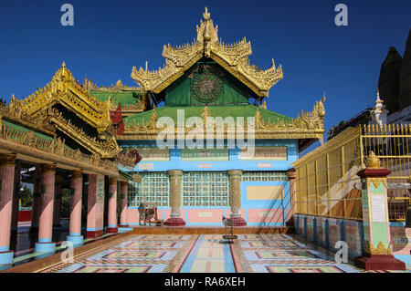 SAGAING, MYANMAR - Dezember 08, 2016: Bald Oo Pon Nya Shin Pagode, Sagaing, Myanmar (Birma) Stockfoto