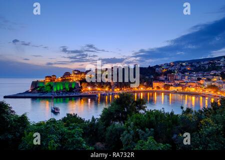 Dämmerung, Altstadt, Ulcinj, Adria, Montenegro Stockfoto