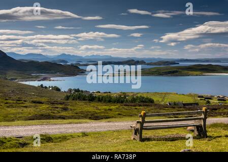 Typische Landschaft von achnahaird Bucht auf der Halbinsel Coigach Wester Ross, Highlands, Schottland, Großbritannien Stockfoto