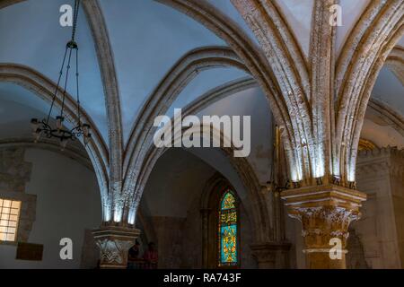 Einfaches Kreuzrippengewölbe, Gewölbedecke, obere Zimmer, Abendmahlssaal, wo Jesus sagte, ist das Letzte Abendmahl gefeiert. Stockfoto