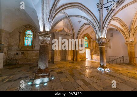 Einfaches Kreuzrippengewölbe, Gewölbedecke, obere Zimmer, Abendmahlssaal, wo Jesus sagte, ist das Letzte Abendmahl gefeiert. Stockfoto