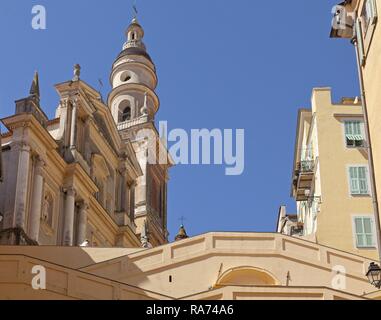 Kirche St-Michel-Archange, Menton, Côte d'Azur, Provence - Alpes - Côte d'Azur, Frankreich Stockfoto