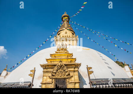 Die Kuppel und der Goldspire von Swayambhunath Stupa, Kathmandu, Nepal. Stockfoto