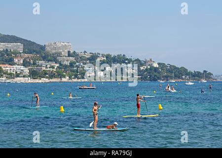 Paddler Stand up, Cannes, Côte d'Azur, Provence - Alpes - Côte d'Azur, Frankreich Stockfoto