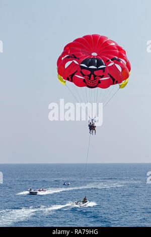 Parasailing, Nice, Alpes-Maritimes, Provence-Alpes-Côte d'Azur, Frankreich Stockfoto