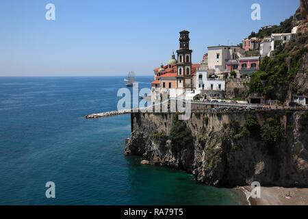 Atrani auf die Küste von Amalfi, Kampanien, Italien, Europa Stockfoto