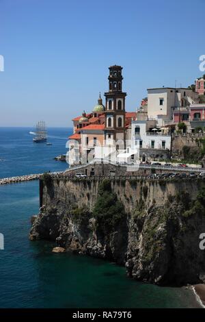 Atrani auf die Küste von Amalfi, Kampanien, Italien, Europa Stockfoto