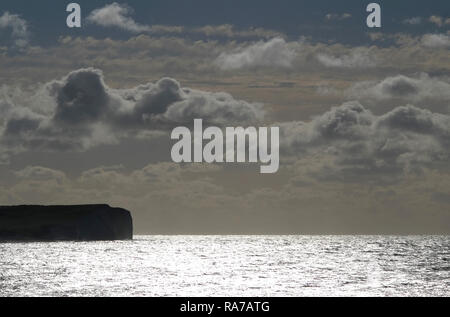 Seaford, East Sussex. 21. September 2018. Dramatische Himmel über den Kreidefelsen von Seaford, East Sussex, als Sturm Bronagh Ansätze. Stockfoto