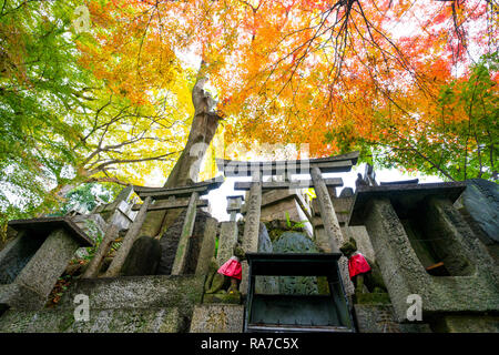 Mitsurugi Schrein in Fushimi Inari Schrein in Kyoto, Japan. Stockfoto