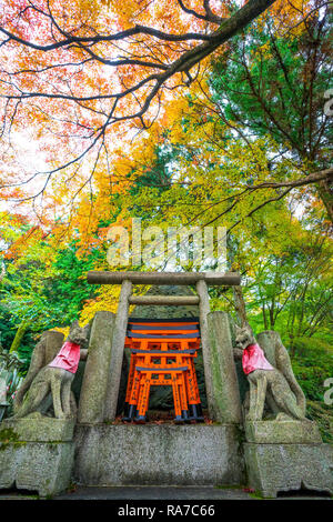 Mitsurugi Schrein in Fushimi Inari Schrein in Kyoto, Japan. Stockfoto