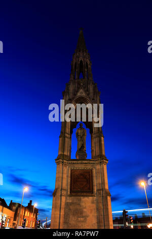 Die Thomas Clarkson Memorial bei Nacht, Wisbech Stadt, Cambridgeshire, England, Großbritannien Stockfoto