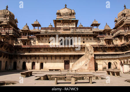 Orchha fort (Jahangir Mahal), Orchha, Madhya Pradesh, Indien Stockfoto