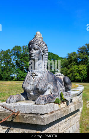 Zierpflanzen sphinx Statue an Hopetoun House Stockfoto