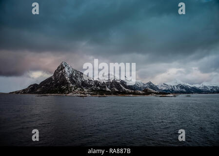 Norwegische Küste in der Nähe von Sogndal, Norwegen. Stockfoto