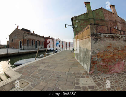 Blick von der kleinen Insel Burano in der Nähe von Venedig in Italien in den Morgen Stockfoto