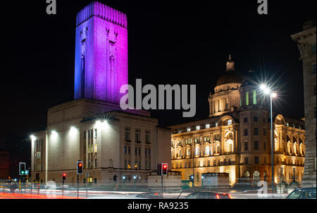 Queensway (Mersey) Tunnel Ventilation Welle, The Strand, Liverpool, mit dem Dock Vorstand Gebäude auf der rechten Seite. Bild im Dezember 2018 berücksichtigt. Stockfoto