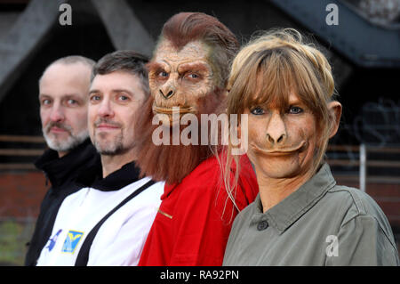 GEEK KUNST - Bodypainting trifft auf SciFi, Fantasy und mehr: Den Geek Kunst Team - Enrico Lein (Bodypainter und Make-up Artist), Tschiponnique Skupin (Photogra Stockfoto