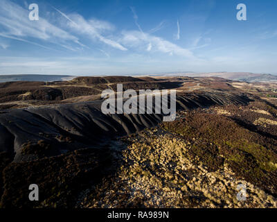 Luftaufnahme von Kohle Schlacke Abfälle in Brecaon Beacons, Bleanavon, Wales UK Stockfoto