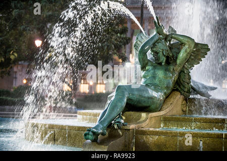 Die Swann Memorial Fountain bei Logan Circle Center City Philadelphia, Pennsylvania auf der Benjamin Franklin Parkway, Stockfoto